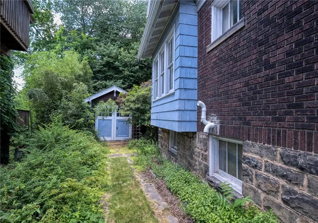 Photo 3 of Single family home for sale at 4135 Perrysville Ave, Observatory Hill, PA 15214 | MLS# 1775059 | Listing updated on 2026-10-03