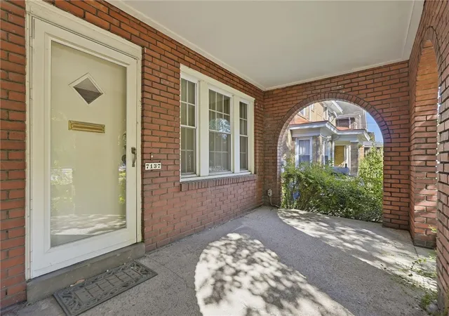 Photo 3 of Single family home for sale at 7137 Thomas Blvd, Point Breeze, PA 15208 | MLS# 1775165 | Listing updated on 2026-10-07