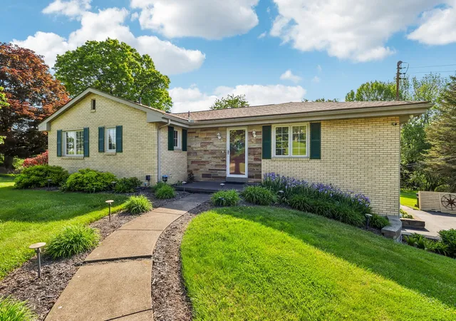 Photo 1 of Single family home for sale at 9102 Foxhunt, Mc Candless, PA 15237 | MLS# 1775241 | Listing updated on 2026-09-24