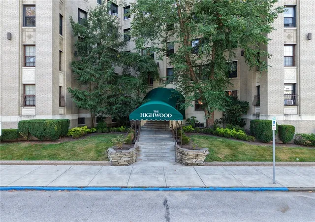 Photo 1 of Condo for sale at 372 S Highland Ave #103, Shadyside, PA 15206 | MLS# 1774387 | Listing updated on 2026-09-23