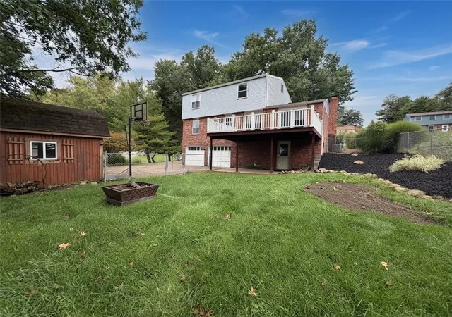 Photo 2 of Single family home for sale at 1007 Willow Glen Dr, Bethel Park, PA 15102 | MLS# 1774992 | Listing updated on 2026-09-19