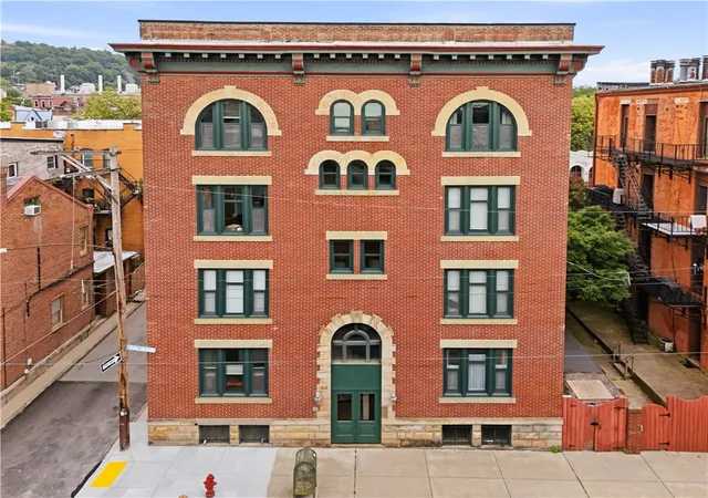 Photo 1 of Condo for sale at 1112 Palo Alto St #D, Central North Side, PA 15212 | MLS# 1775188 | Listing updated on 2026-10-10