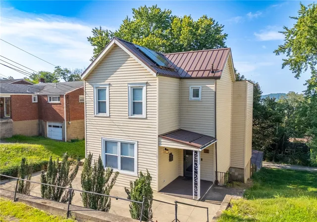 Photo 1 of Single family home for sale at 18 Charlton St, Ingram, PA 15205 | MLS# 1775131 | Listing updated on 2026-09-25