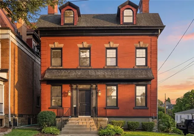 Photo 1 of Single family home for sale at 5700 Elgin St, Highland Park, PA 15206 | MLS# 1775128 | Listing updated on 2026-10-10