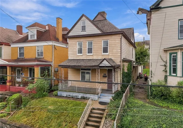Photo 2 of Single family home for sale at 306 E 11th Avenue, Homestead, PA 15120 | MLS# 1775287 | Listing updated on 2026-09-30