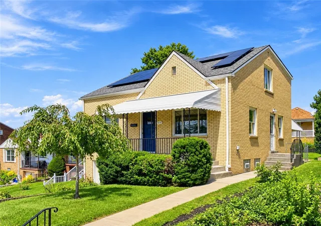 Photo 2 of Sale Pending at 519 Susanna Ct, Greenfield, PA 15207 | MLS# 1775312 | Listing updated on 2026-09-30