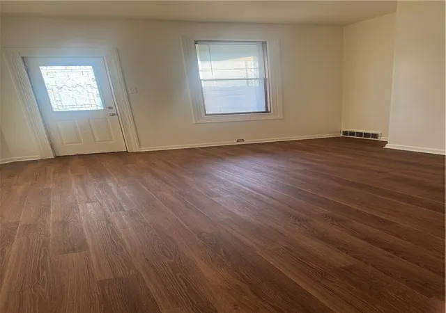 Photo 3 of Single family home for sale at 294 Beaver St, Leetsdale, PA 15056 | MLS# 1775324 | Listing updated on 2026-09-26