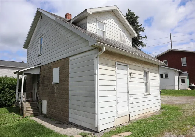 Photo 3 of Multi family home for sale at 820 822 Grant St, Indiana Boro, PA 15701 | MLS# 1775332 | Listing updated on 2026-09-23