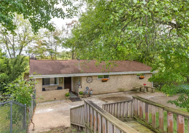 Photo 1 of Single family home for sale at 270 Mckim Dr, Plum Boro, PA 15239 | MLS# 1775347 | Listing updated on 2026-09-19