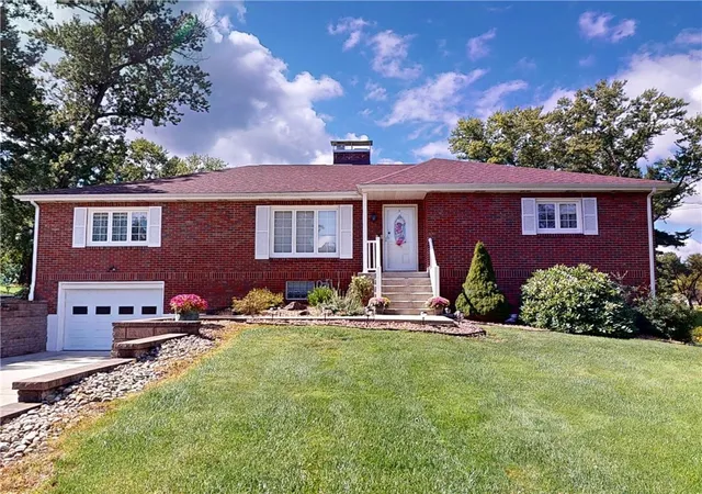 Photo 1 of Single family home for sale at 220 Decatur Dr, Twp Of But Sw, PA 16002 | MLS# 1775395 | Listing updated on 2026-10-06
