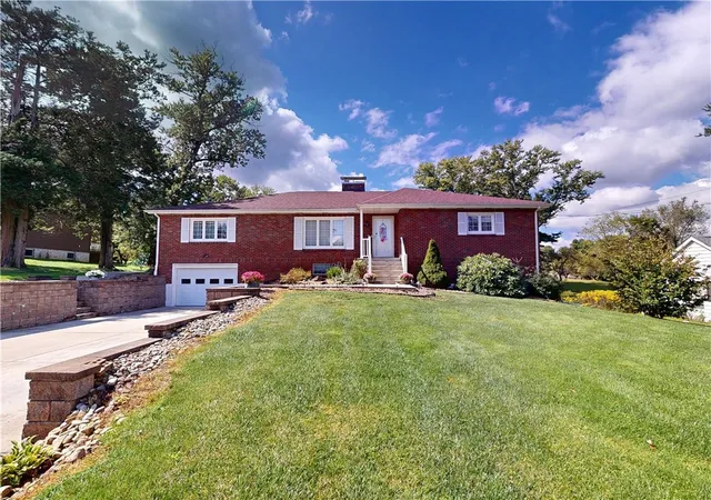 Photo 2 of Single family home for sale at 220 Decatur Dr, Twp Of But Sw, PA 16002 | MLS# 1775395 | Listing updated on 2026-10-06