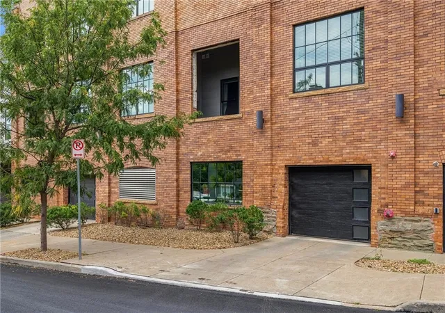 Photo 2 of Condo for sale at 622 Gross St #204, Bloomfield, PA 15224 | MLS# 1775118 | Listing updated on 2026-09-22