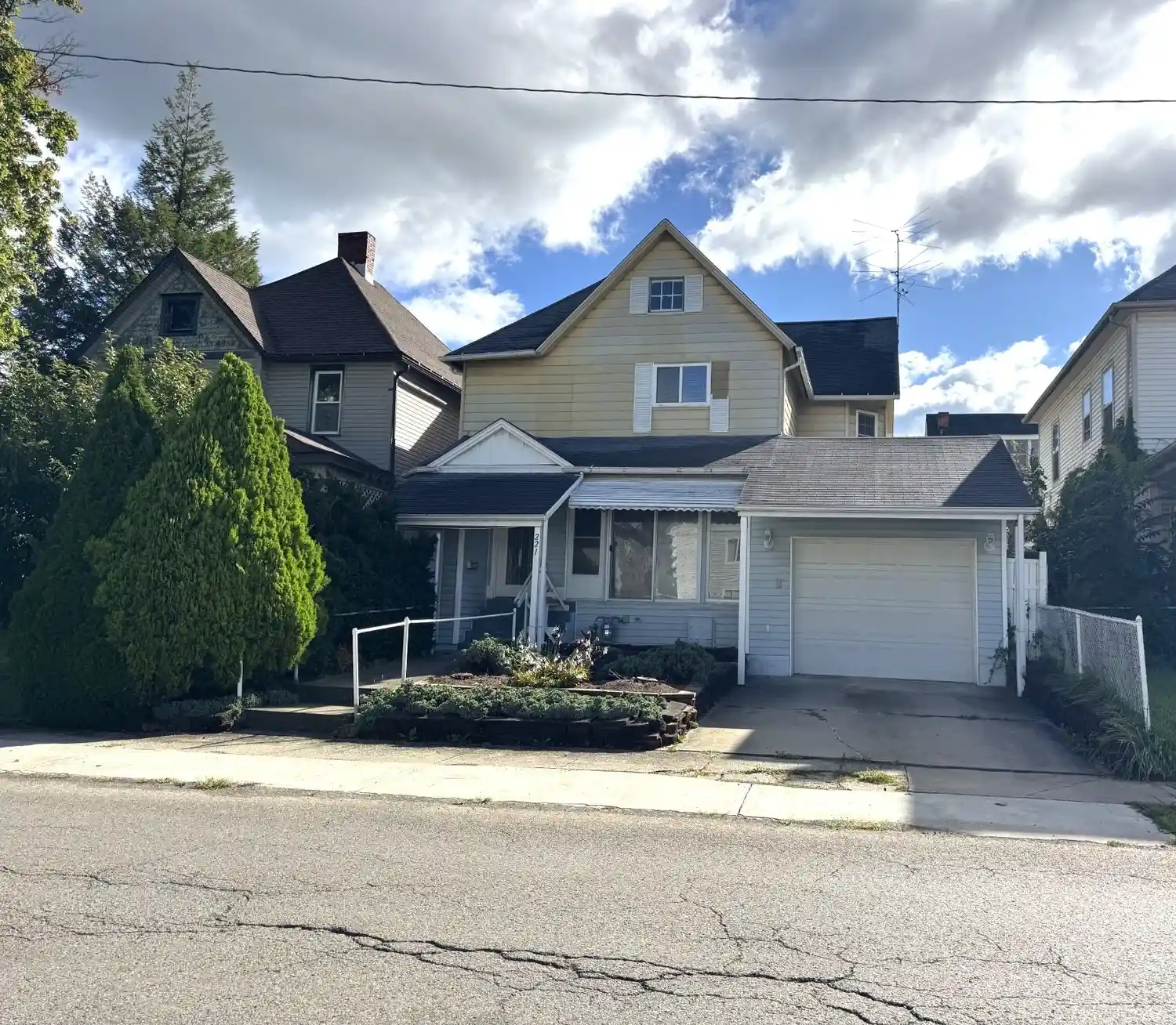 Single family home for sale at 221 S Oakland Ave, Sharon, PA 16146 | MLS# 1775436