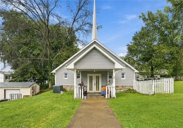 Photo 1 of Single family home for sale at 1415 Strawn Ave, New Kensington, PA 15068 | MLS# 1775439 | Listing updated on 2026-09-21