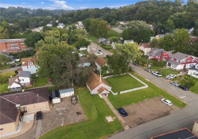 Photo 2 of Single family home for sale at 1415 Strawn Ave, New Kensington, PA 15068 | MLS# 1775439 | Listing updated on 2026-09-21
