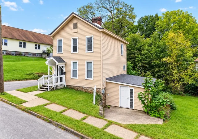 Photo 1 of Single family home for sale at 407 Stanton St, City Of Greensburg, PA 15601 | MLS# 1775396 | Listing updated on 2026-09-21