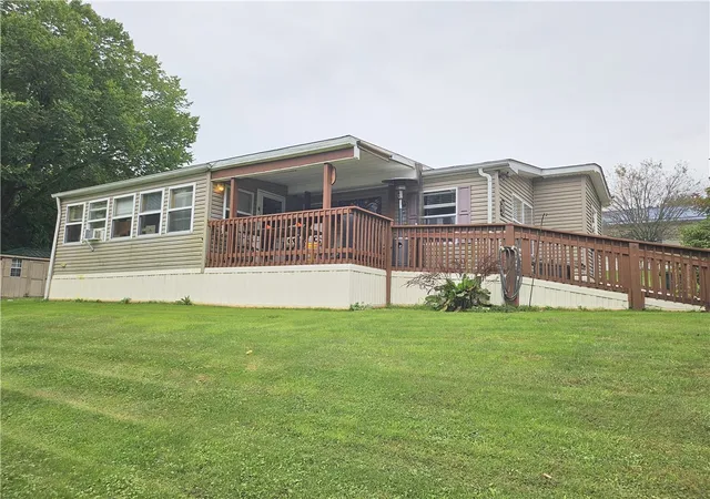 Photo 2 of Manufactured home for sale at 607 Amy Ln, Center Twp, PA 16001 | MLS# 1775524 | Listing updated on 2026-09-21