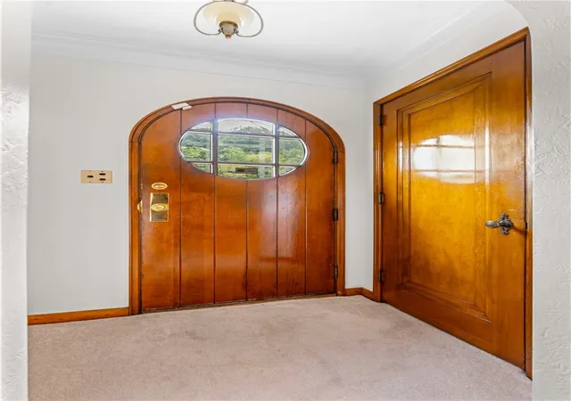 Photo 3 of Single family home for sale at 248 Glass Run Rd, Lincoln Place, PA 15207 | MLS# 1775518 | Listing updated on 2026-09-21