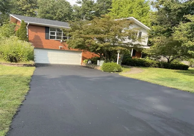Photo 1 of Single family home for sale at 14 Redgrave Dr, Hempfield Twp, PA 15601 | MLS# 1775517 | Listing updated on 2026-10-09