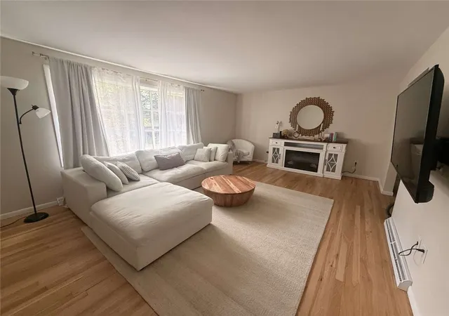 Photo 2 of Single family home for sale at 14 Redgrave Dr, Hempfield Twp, PA 15601 | MLS# 1775517 | Listing updated on 2026-10-09
