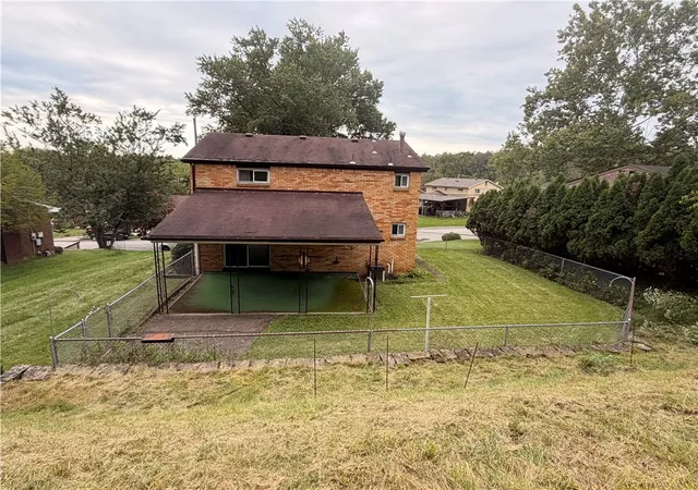 Photo 3 of Single family home for sale at 160 Yellowstone Dr, Penn Hills, PA 15235 | MLS# 1775401 | Listing updated on 2026-09-28