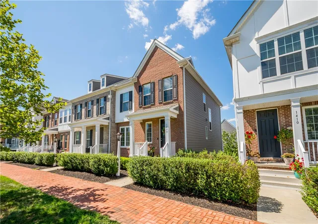 Photo 1 of Townhouse for sale at 1408 Hastings Cres, South Fayette, PA 15017 | MLS# 1775571 | Listing updated on 2026-10-06