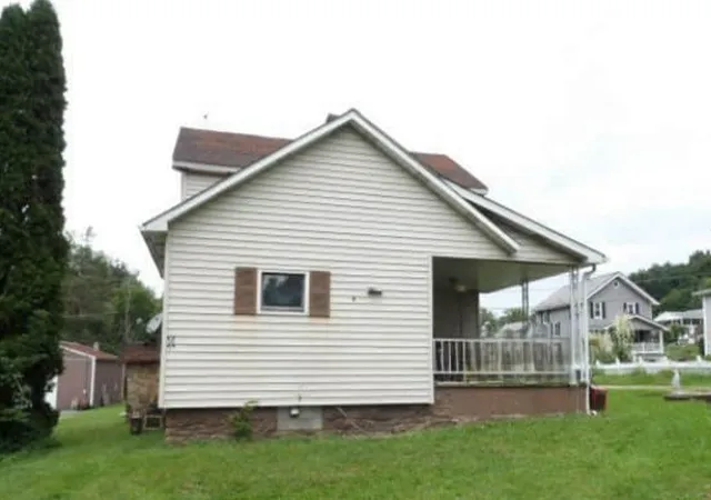 Photo 3 of Single family home for sale at 310 Hayes St, Paint Twp, PA 15963 | MLS# 1775576 | Listing updated on 2026-09-21