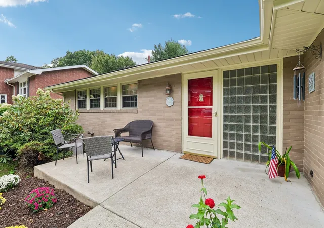 Photo 3 of Single family home for sale at 1616 Branning Rd, Churchill Boro, PA 15235 | MLS# 1775586 | Listing updated on 2026-10-11