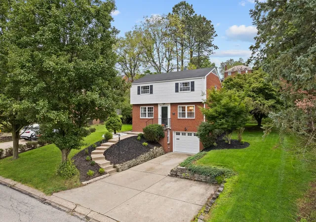Photo 3 of Single family home for sale at 600 Arbor Ln, Pleasant Hills, PA 15236 | MLS# 1775588 | Listing updated on 2026-09-30