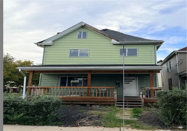 Photo 2 of Single family home for sale at 701 E 17th Avenue, Munhall, PA 15120 | MLS# 1775624 | Listing updated on 2026-09-22