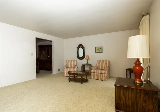 Photo 3 of Single family home for sale at 419 Oxford Dr, City Of Greensburg, PA 15601 | MLS# 1775627 | Listing updated on 2026-10-08