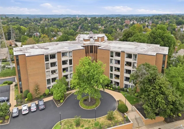 Photo 1 of Sale Pending at 900 Washington Rd #202, Mt Lebanon, PA 15228 | MLS# 1775251 | Listing updated on 2026-10-01