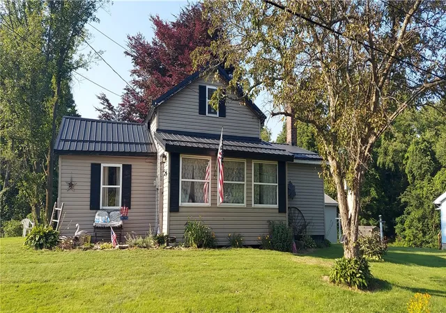 Single family home for sale at 106 Tanner Rd, West Salem Twp, PA 16125 | MLS# 1775644