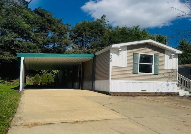 Photo 1 of Manufactured home for sale at 205 Sunny Hl Dr, Valencia, PA 16059 | MLS# 1775791 | Listing updated on 2026-09-22