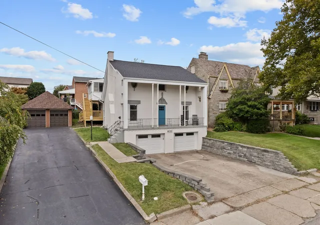 Photo 1 of Single family home for sale at 4030 Brownsville Rd, Brentwood, PA 15227 | MLS# 1775799 | Listing updated on 2026-10-09