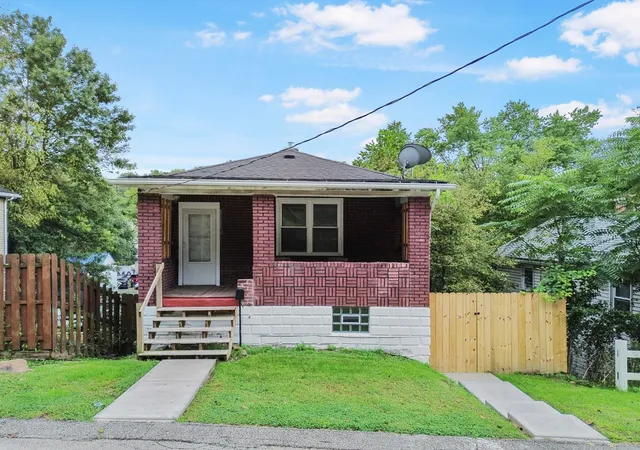 Single family home for sale at 732 Valley St, Oakmont, PA 15139 | MLS# 1775815