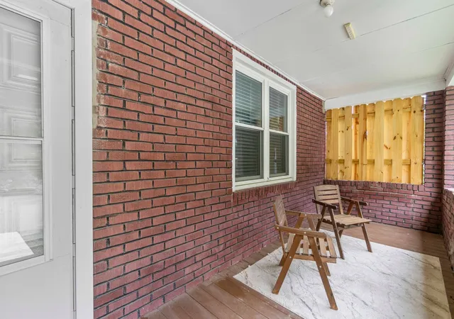 Photo 2 of Single family home for sale at 732 Valley St, Oakmont, PA 15139 | MLS# 1775815 | Listing updated on 2026-09-23