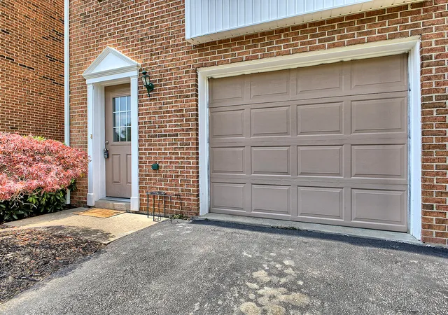 Photo 2 of Sale Pending at 1128 Cranston Dr, City Of Greensburg, PA 15601 | MLS# 1775818 | Listing updated on 2026-09-28