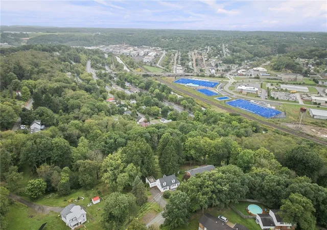 Photo 3 of Single family home for sale at 8 Old Plank Rd, Twp Of But Se, PA 16001 | MLS# 1775782 | Listing updated on 2026-09-28