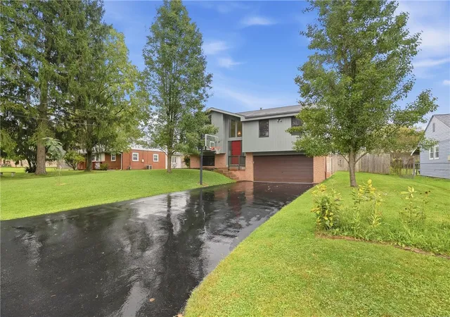 Photo 3 of Single family home for sale at 2404 Linden Dr, Hampton, PA 15101 | MLS# 1775566 | Listing updated on 2026-10-06