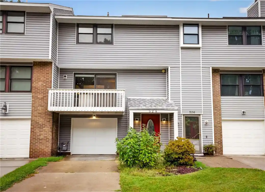 Townhouse for sale at 528 Hunters Path Rd, South Fayette, PA 15017 | MLS# 1775534