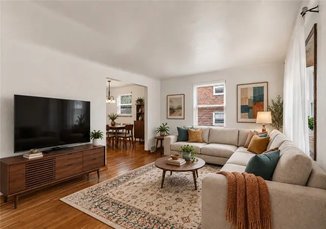 Photo 3 of Single family home for sale at 105 Green Oak Ln, Scott Twp, PA 15220 | MLS# 1775585 | Listing updated on 2026-10-06