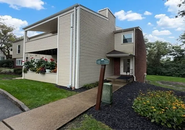 Condo for sale at 1704 Kenzie Dr, Robinson Twp, PA 15205 | MLS# 1775765