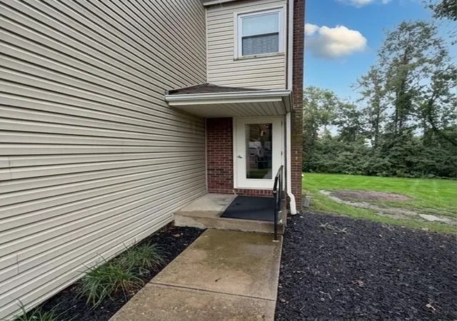 Photo 3 of Condo for sale at 1704 Kenzie Dr, Robinson Twp, PA 15205 | MLS# 1775765 | Listing updated on 2026-09-28