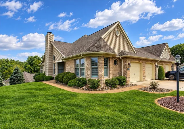 Photo 1 of Condo for sale at 2203 Hunt Clb Dr, Hempfield Twp, PA 15601 | MLS# 1775783 | Listing updated on 2026-09-29