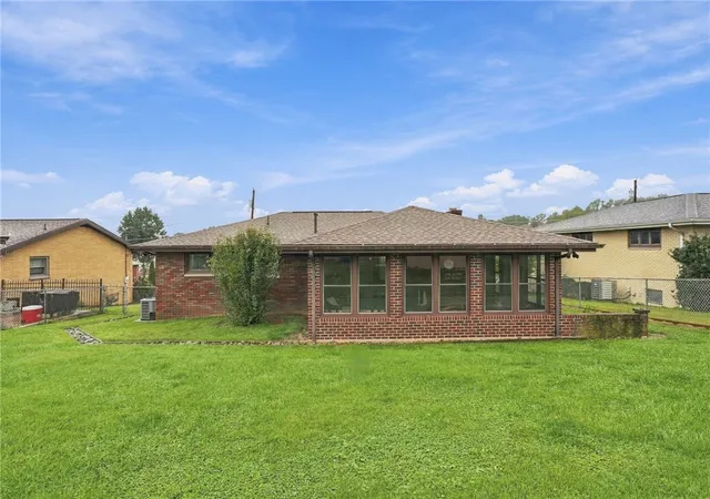 Photo 3 of Single family home for sale at 656 N Geary, Mt Pleasant Boro, PA 15666 | MLS# 1775514 | Listing updated on 2026-09-30