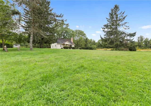 Photo 4 of Sale Pending at 171 Campmeeting Rd, Findlay Twp, PA 15026 | MLS# 1775906 | Listing updated on 2026-09-30