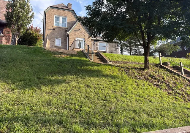 Photo 2 of Single family home for sale at 140 Marshall Ave, Observatory Hill, PA 15214 | MLS# 1775789 | Listing updated on 2026-10-06