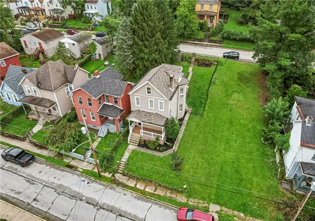 Photo 3 of Sale Pending at 318 Academy St, Carnegie, PA 15106 | MLS# 1775290 | Listing updated on 2026-10-02
