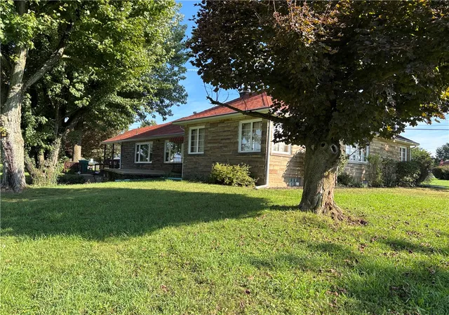 Photo 2 of Single family home for sale at 380 Portman Rd, Summit Twp, PA 16002 | MLS# 1775956 | Listing updated on 2026-09-27